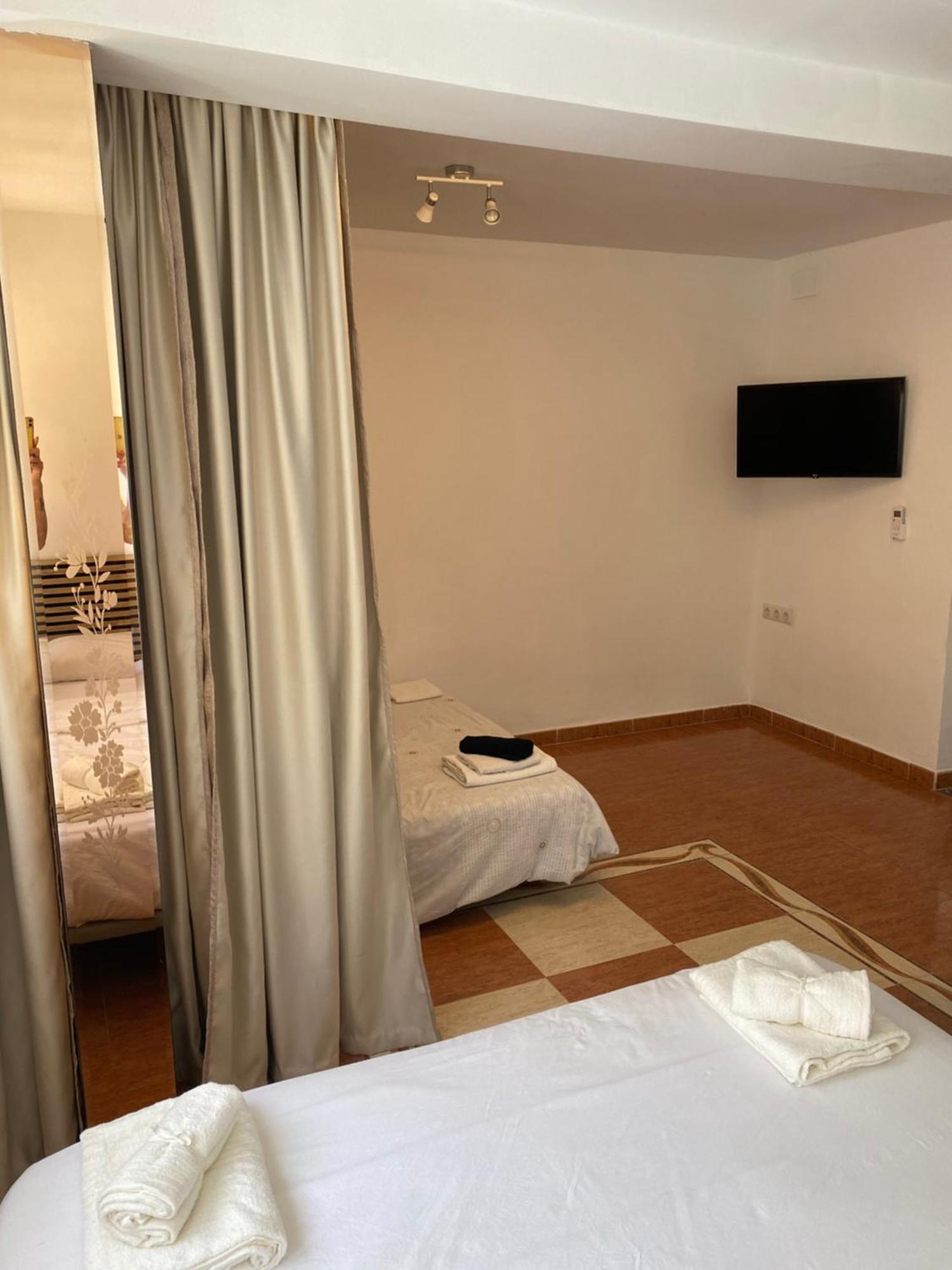 Habitaciones Con Bano Y Cocina Privada Valencia Exterior foto